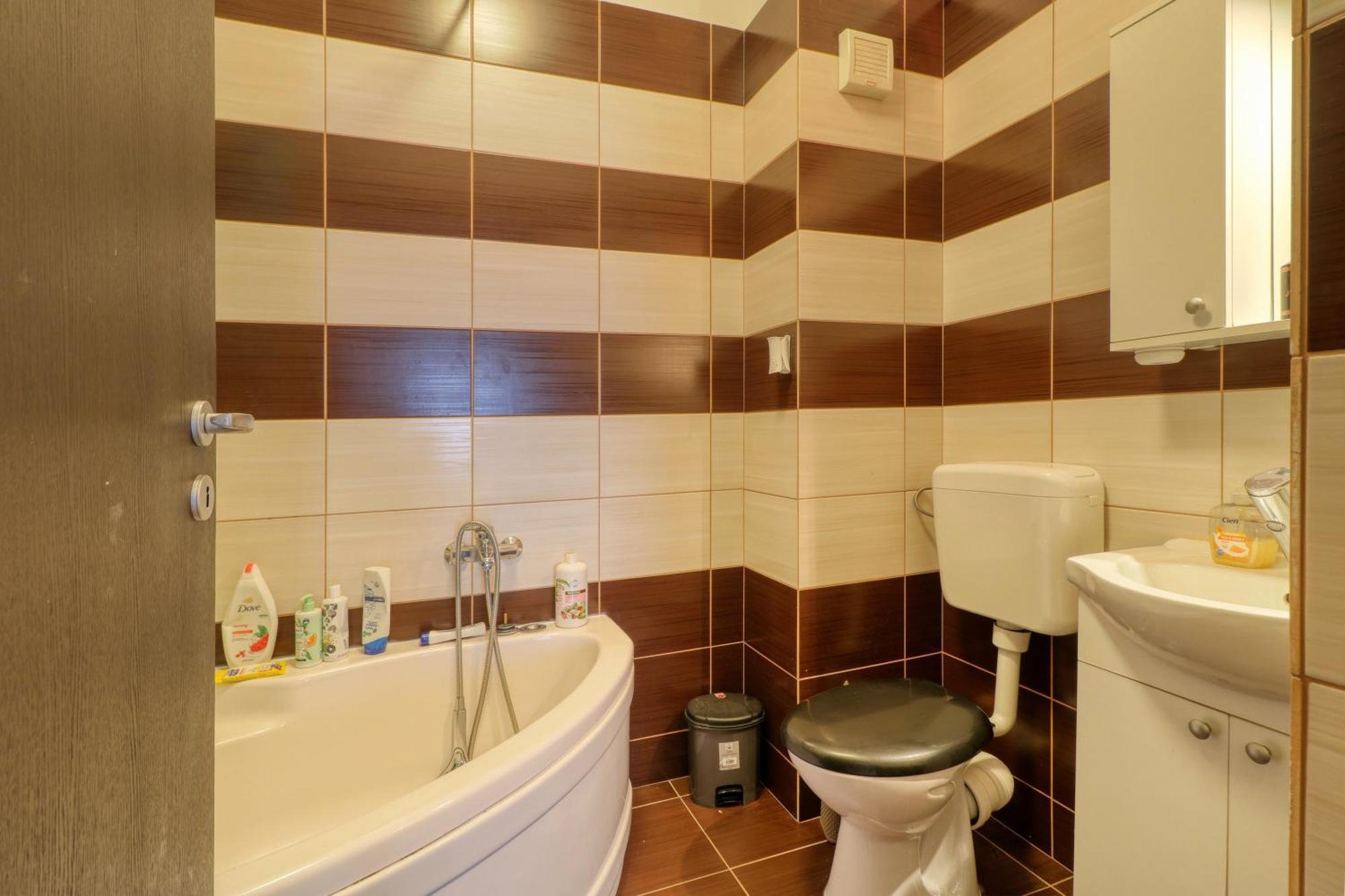 3 Militari 70mp Apartment *